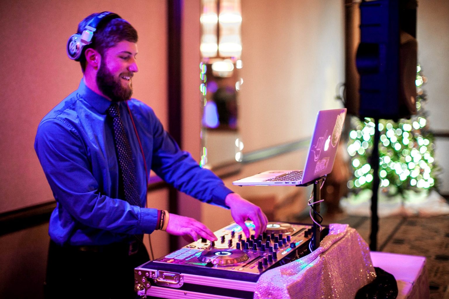 10 Essential Skills for Corporate Event DJs